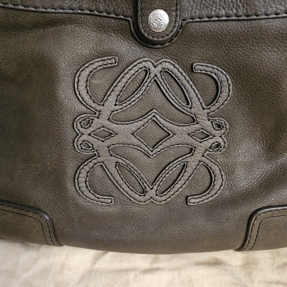 Authentic Loewe anagram Unisex messenger bag ,guitar adjustible  strap - Picture 9 of 12